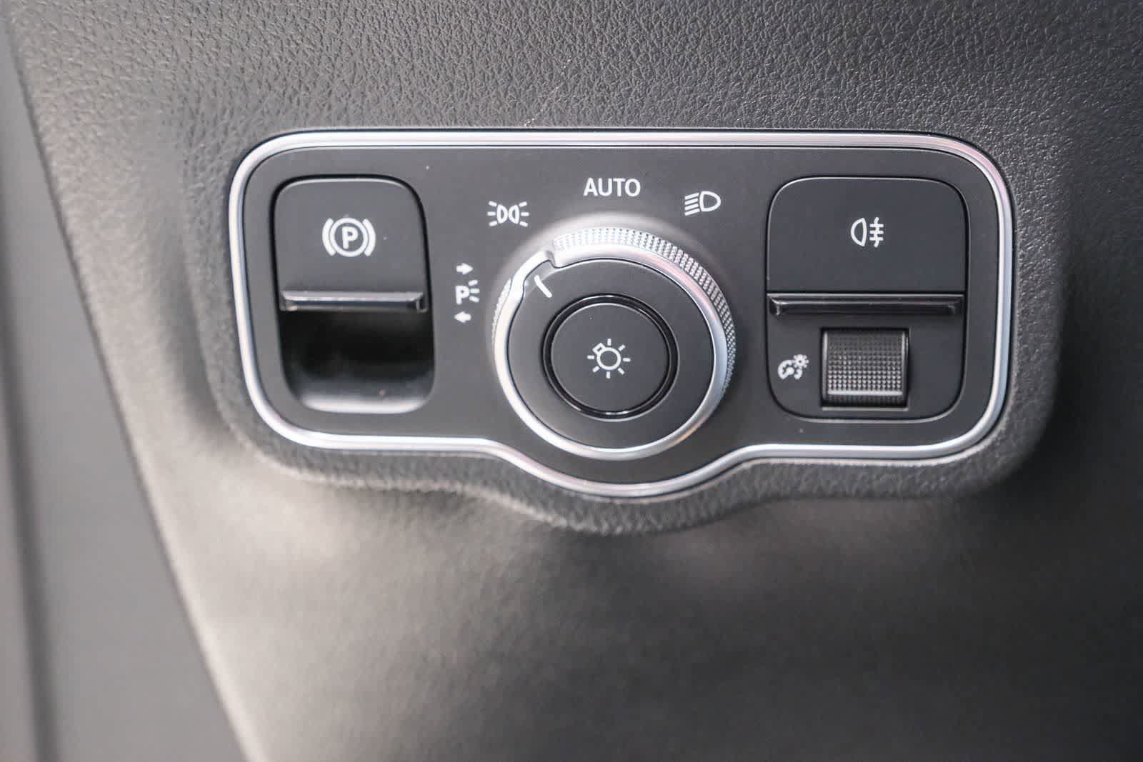 Certified 2022 Mercedes-Benz GLA 250 4MATIC image 25