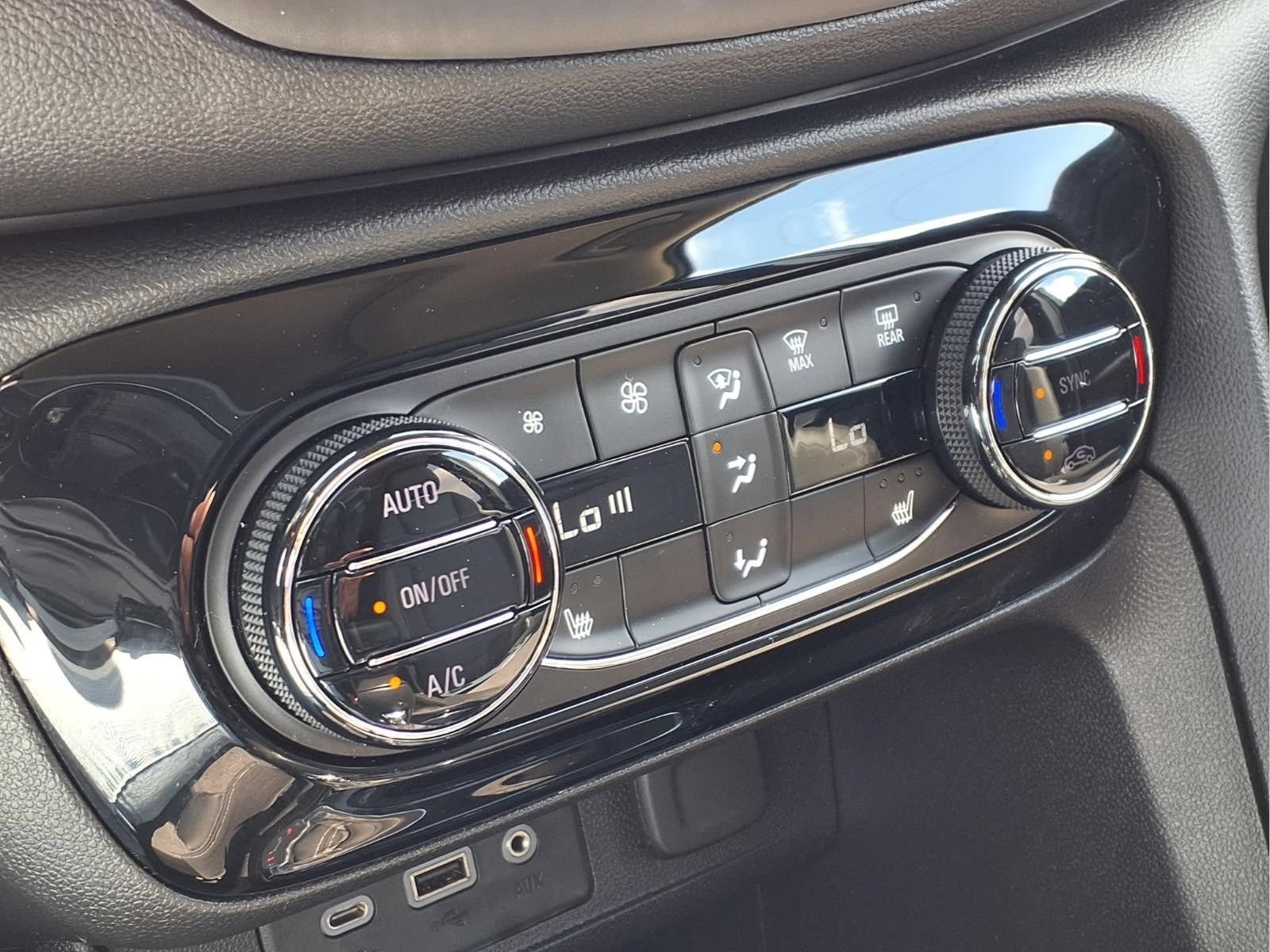 Used 2023 Buick Encore GX Select w/ Experience Buick Package FWD image 19