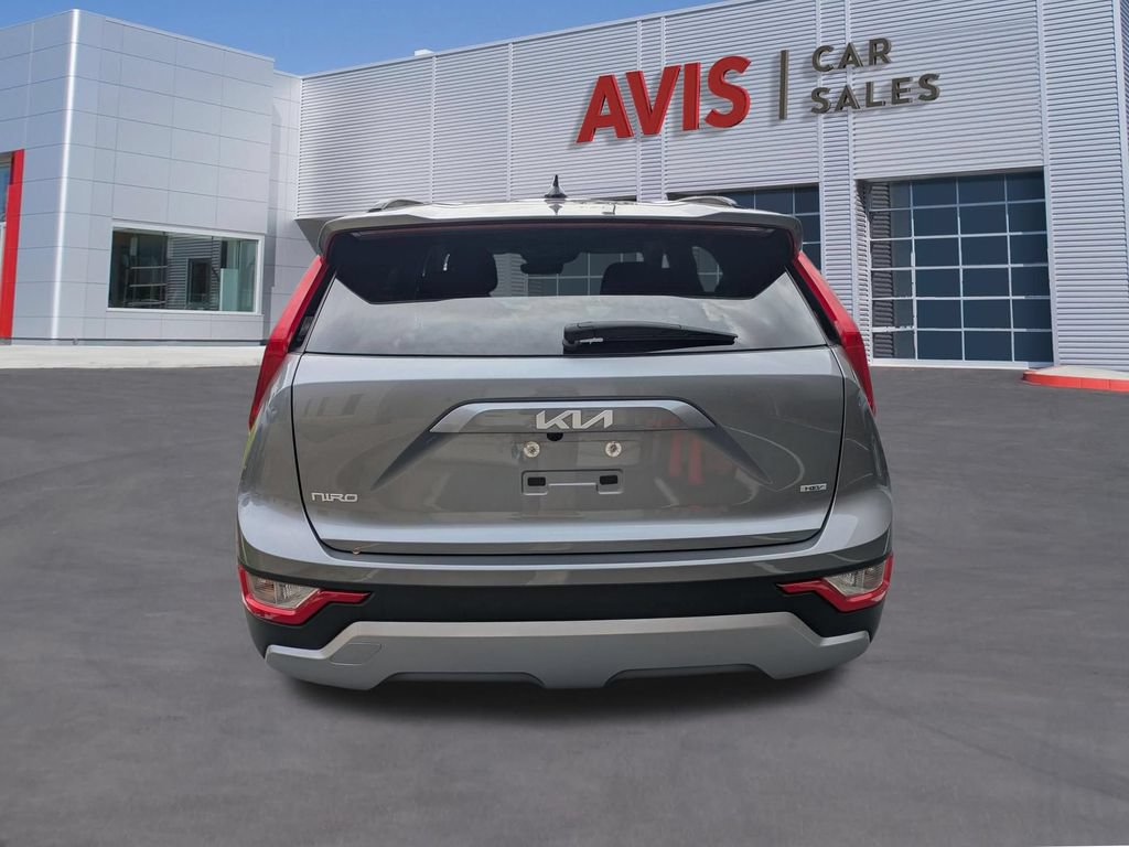 Used 2025 Kia Niro LX FWD image 7