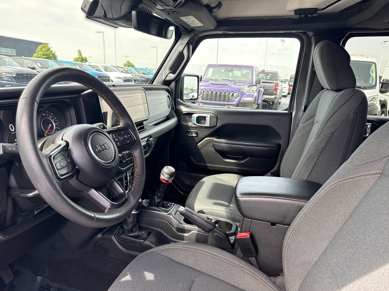 Used 2024 Jeep Gladiator Sport AWD/4WD image 12