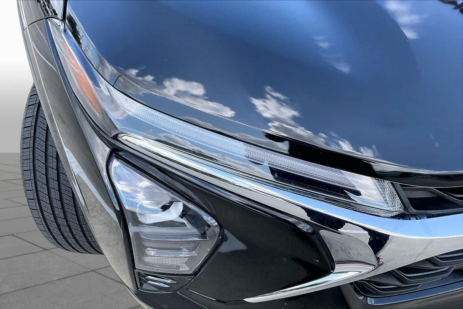 Used 2025 Chevrolet Trax LT w/ LT Convenience Package FWD image 26