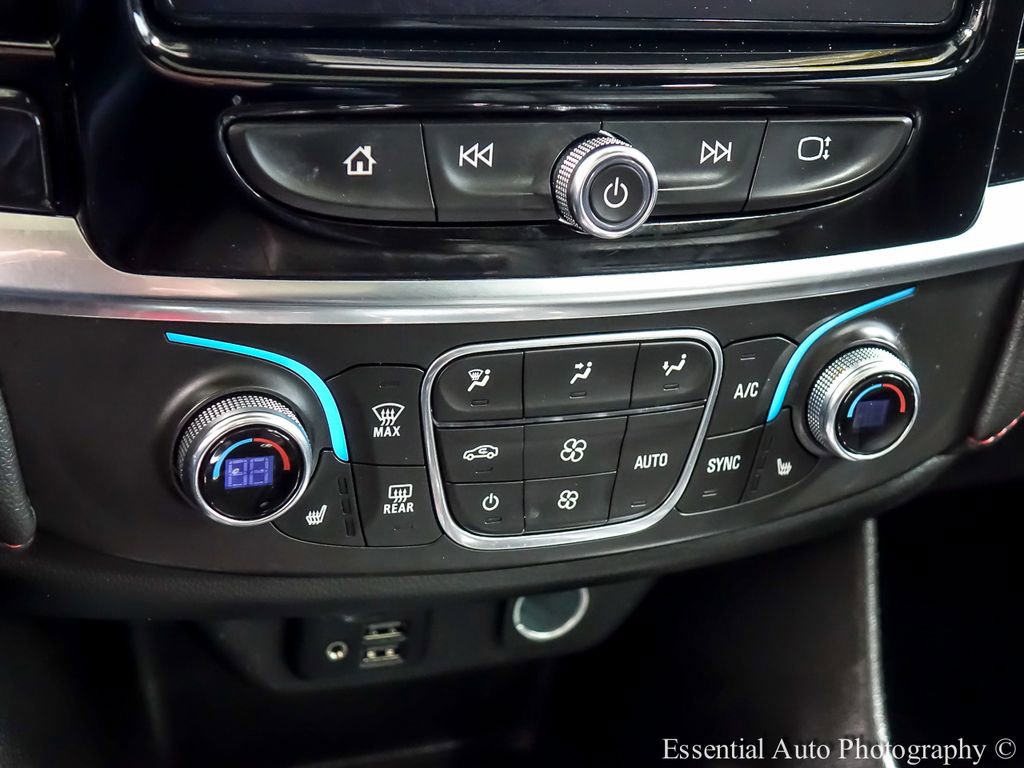 Used 2023 Chevrolet Traverse RS image 18