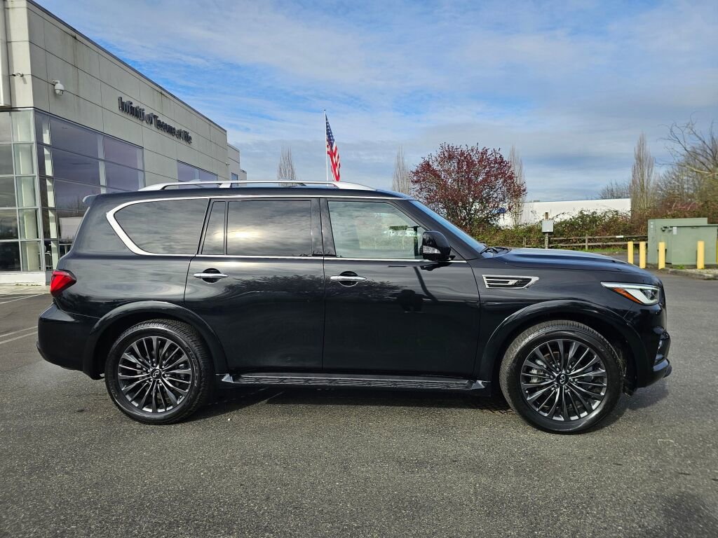 Used 2024 INFINITI QX80 Sensory AWD/4WD image 8