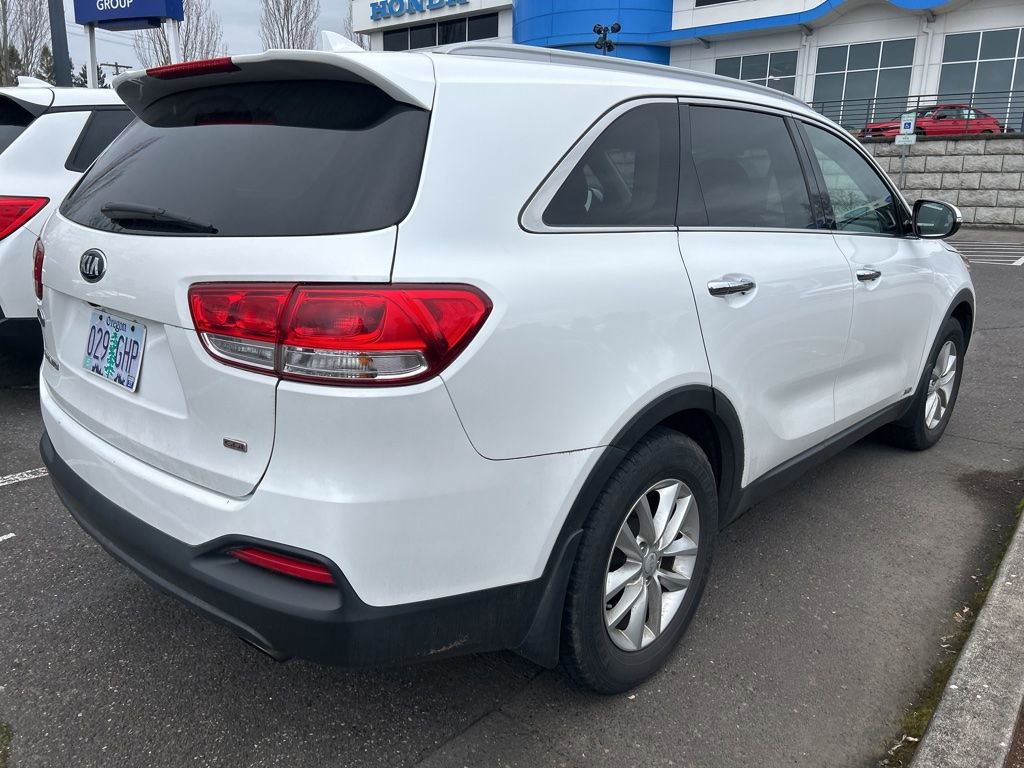 Used 2018 Kia Sorento LX image 4