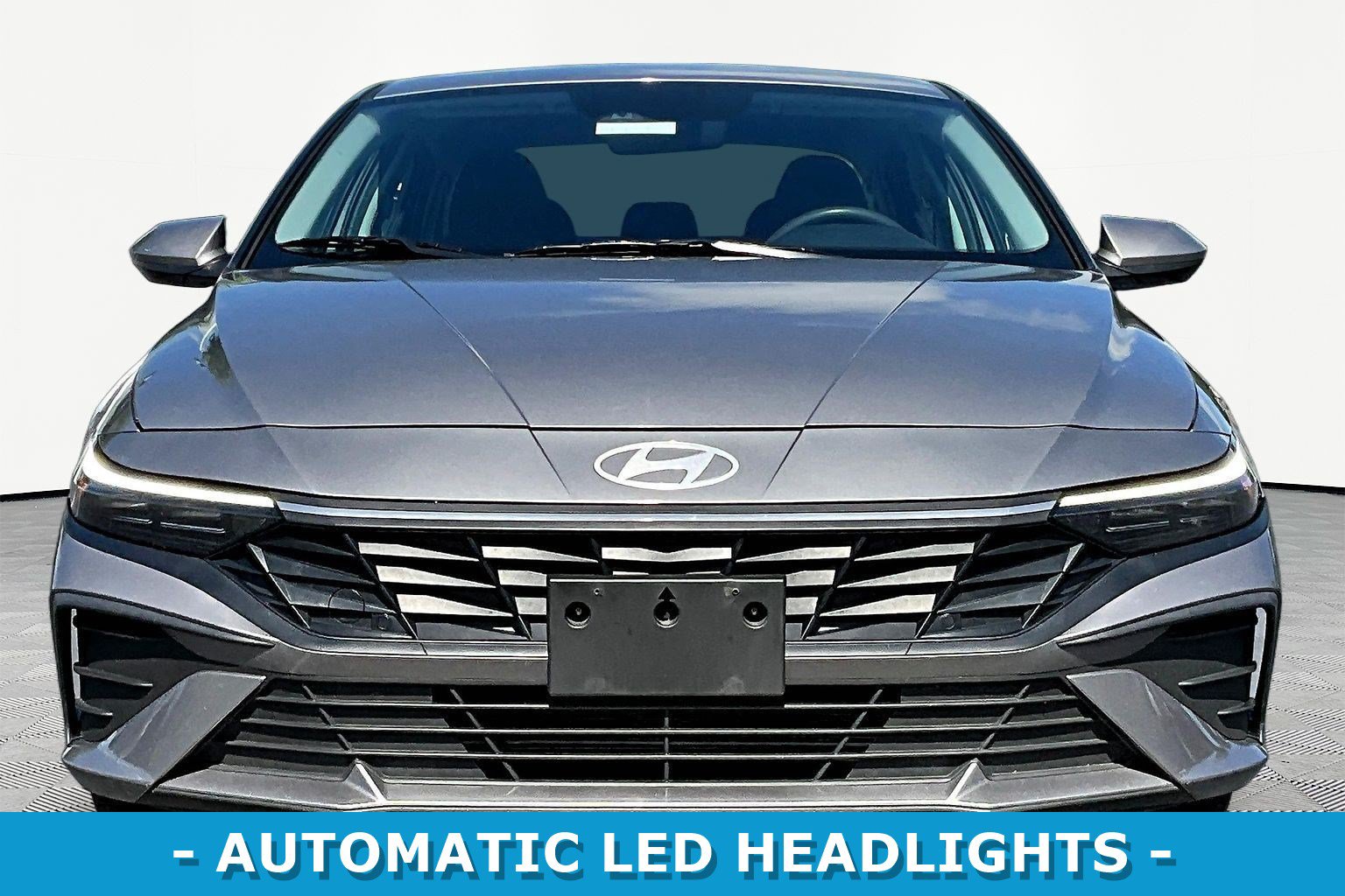Used 2024 Hyundai Elantra SEL FWD image 2