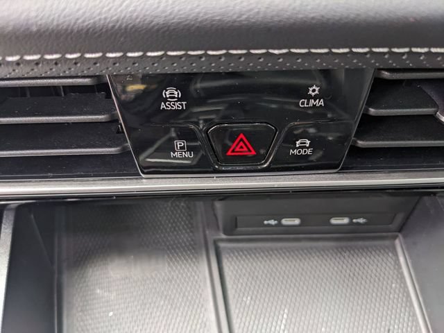 Used 2024 Volkswagen Atlas SEL AWD/4WD image 23