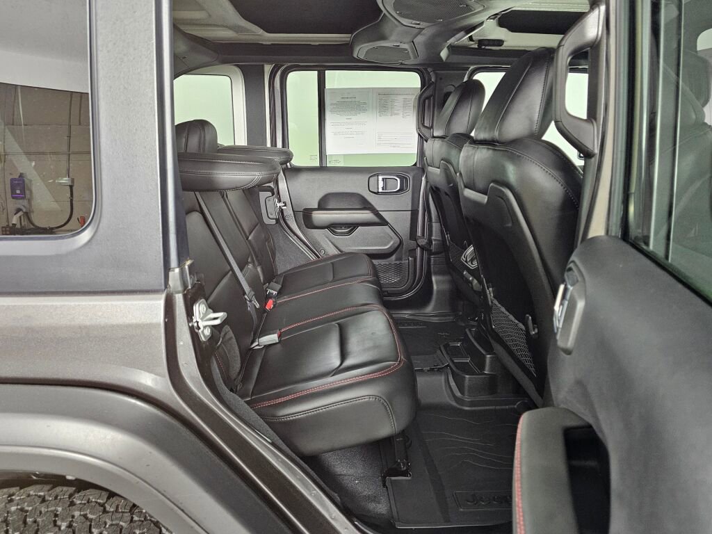 Used 2025 Jeep Wrangler Unlimited Rubicon w/ Convenience Group image 33