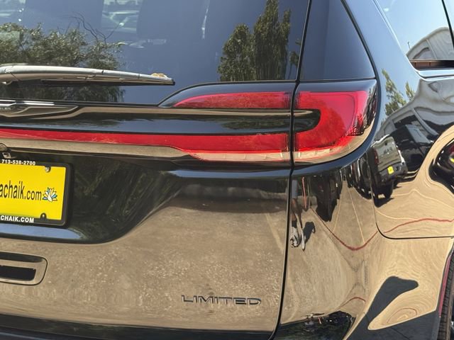 New 2026 Chrysler Pacifica Limited w/ S Appearance Package image 10