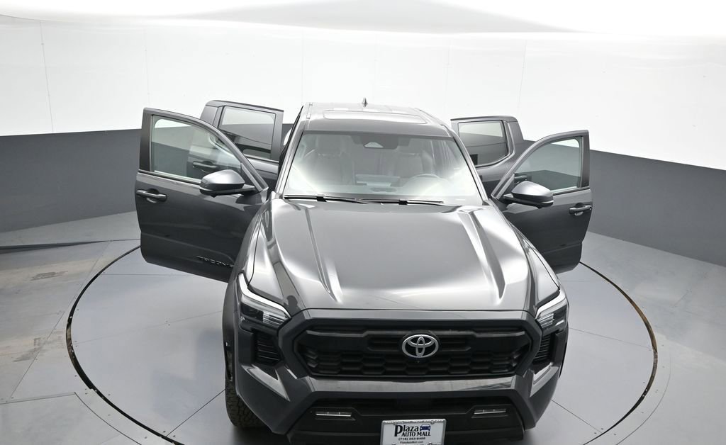 Certified 2024 Toyota Tacoma TRD Off-Road AWD/4WD image 45
