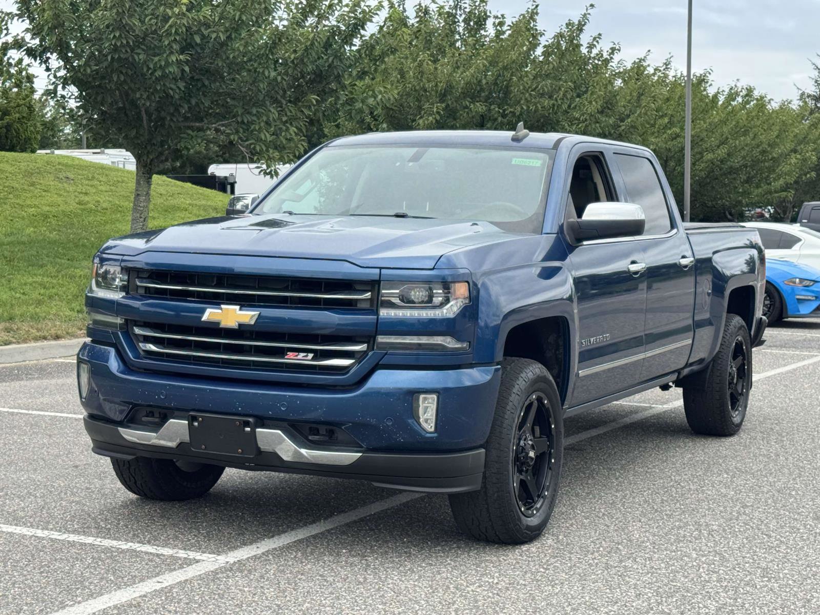 Used 2017 Chevrolet Silverado 1500 LTZ Z71 w/ LTZ Plus Package image 1