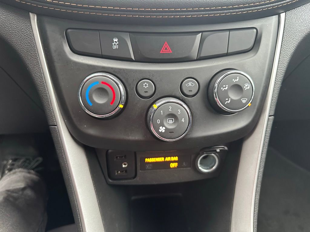 Used 2022 Chevrolet Trax LS w/ Tint and Cruise Package image 25