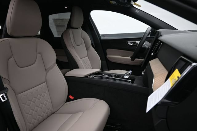 New 2026 Volvo XC60 B5 Plus w/ Protection Package Premier AWD/4WD image 34