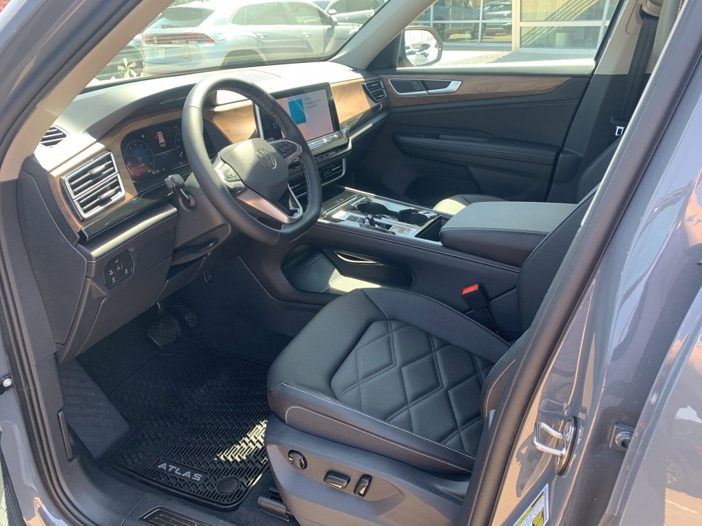 New 2025 Volkswagen Atlas SE image 8
