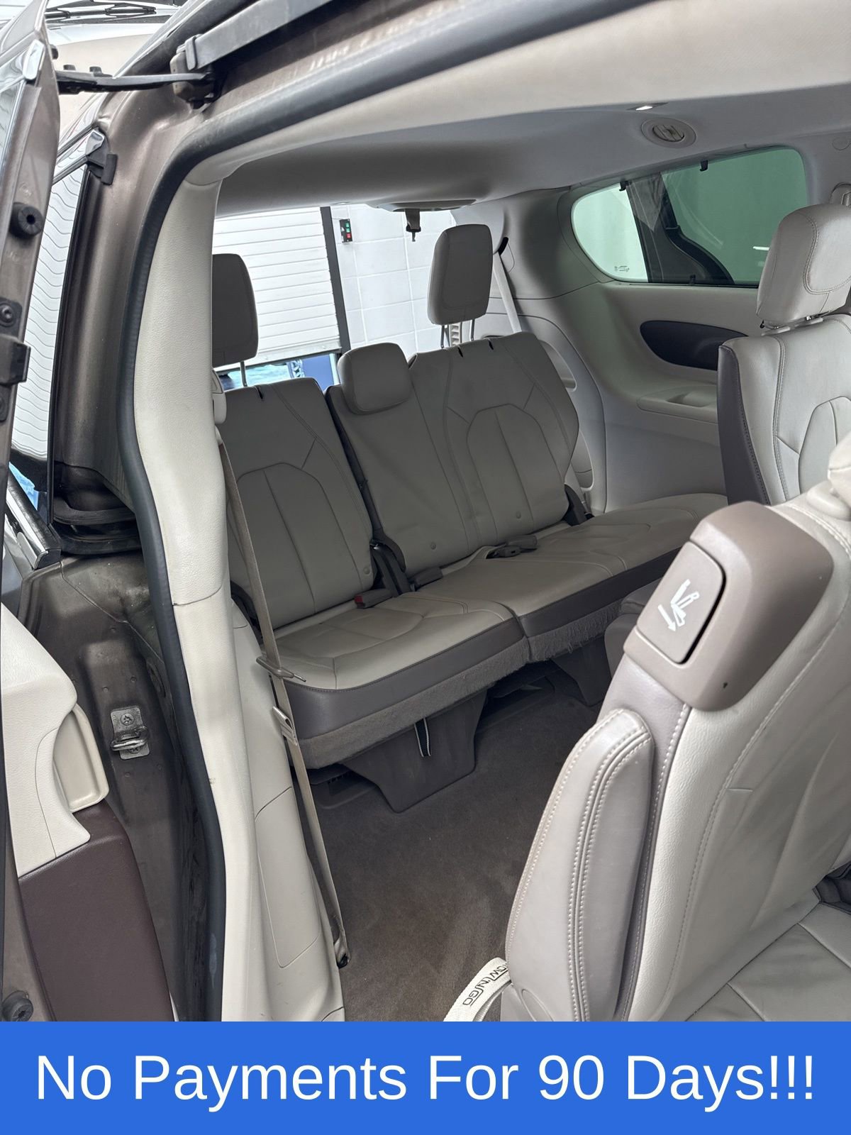 Certified 2017 Chrysler Pacifica Touring-L image 34