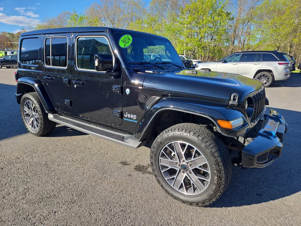 Used 2024 Jeep Wrangler High Altitude AWD/4WD image 2