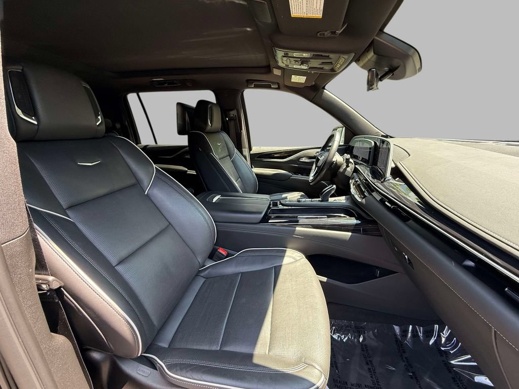 Used 2024 Cadillac Escalade ESV Sport w/ LPO, ONYX Package AWD/4WD image 14
