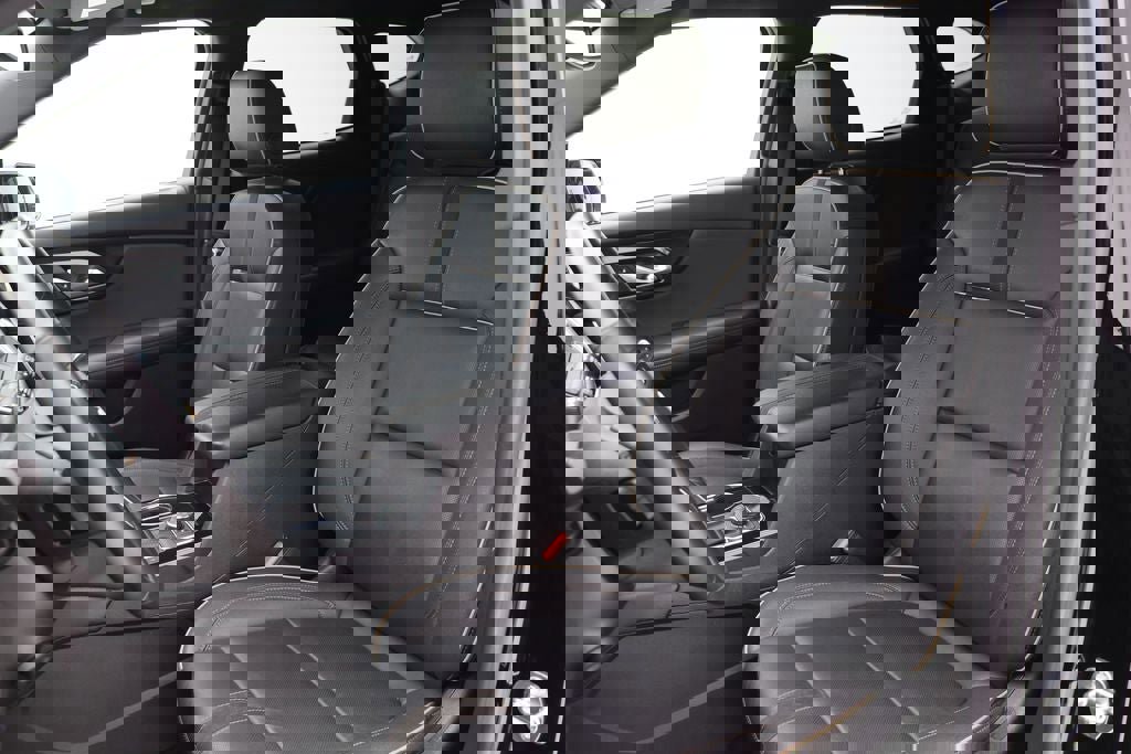 Used 2023 Chevrolet Blazer Premier w/ Enhanced Convenience Package image 17