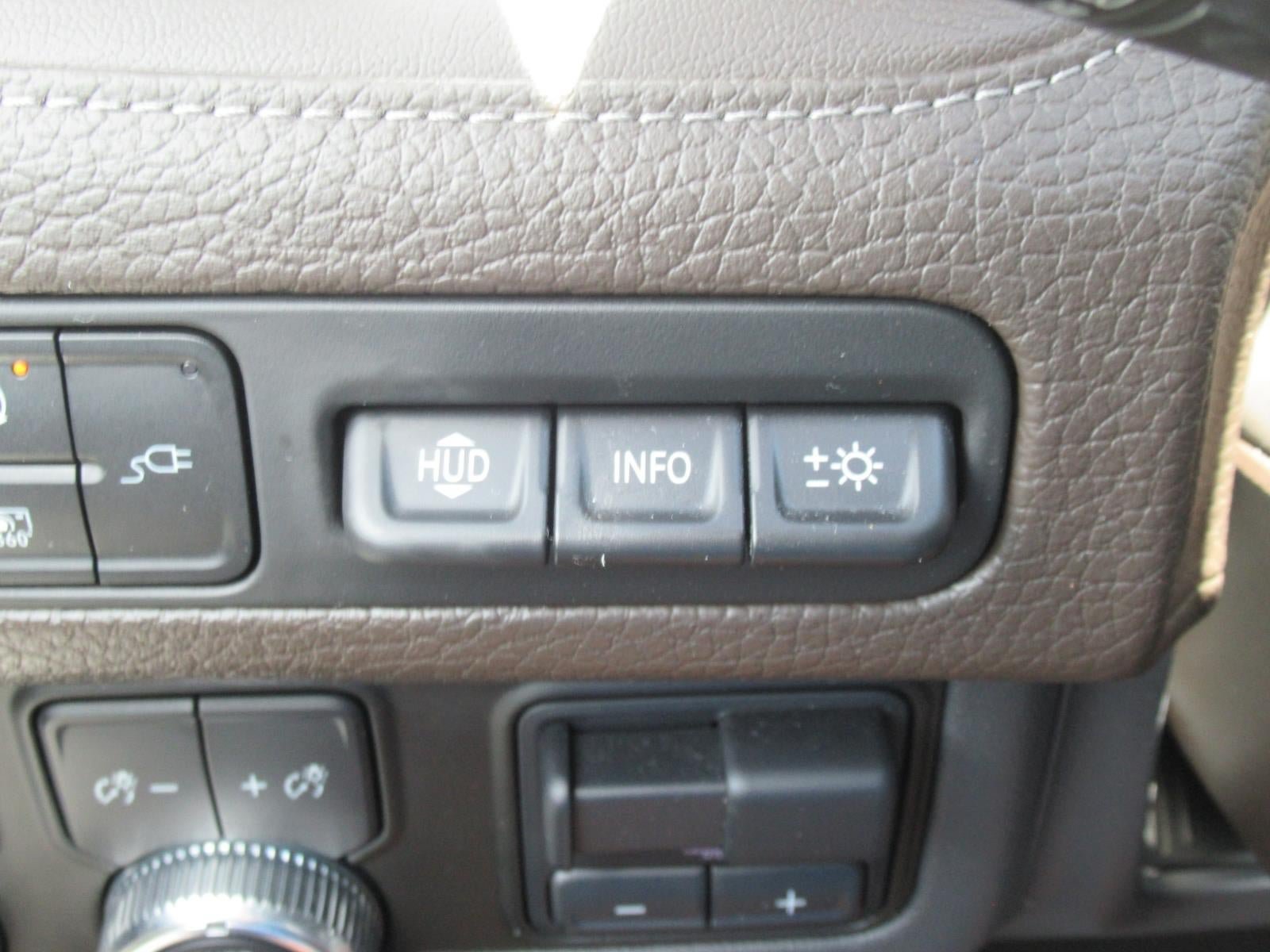 Used 2022 GMC Yukon XL Denali w/ Advanced Technology Package AWD/4WD image 22
