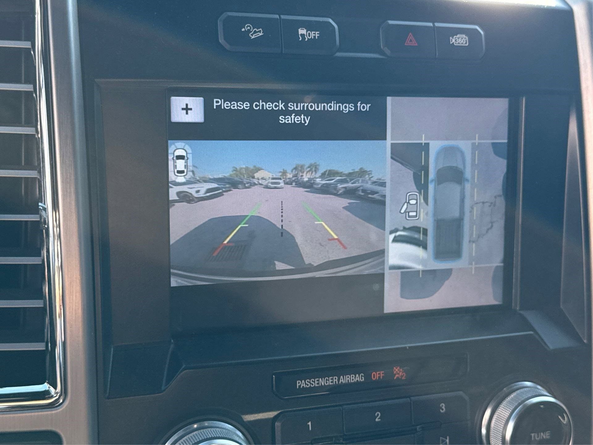 Used 2016 Ford F150 Platinum w/ Equipment Group 701A Luxury image 29