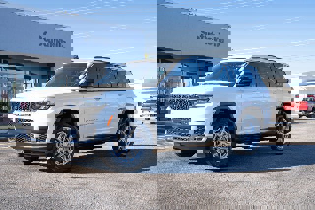 New 2025 Jeep Grand Cherokee L Laredo