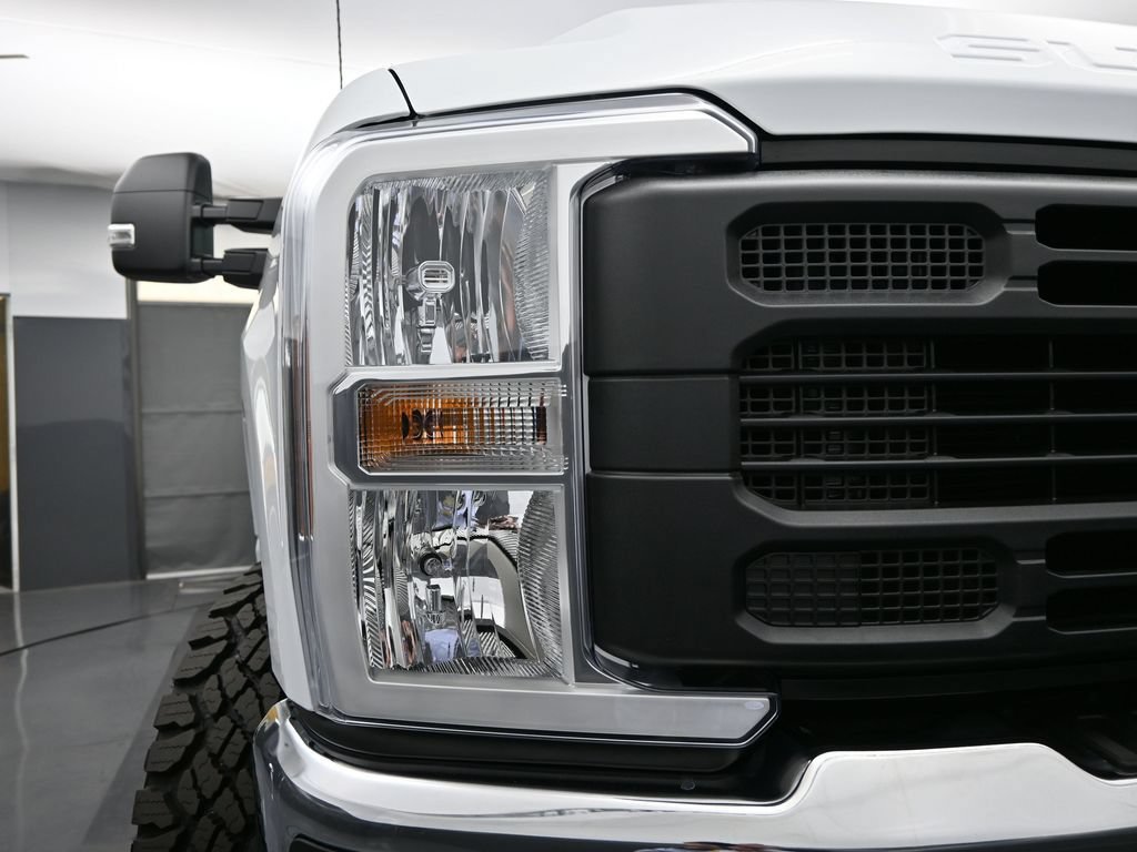 New 2026 Ford F250 XL AWD/4WD image 5