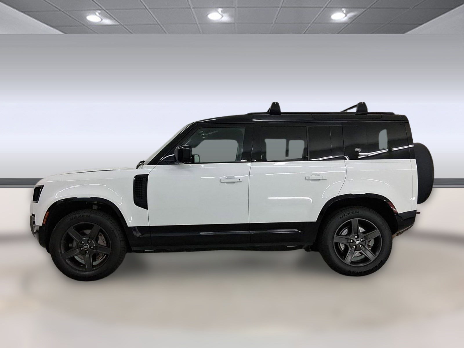 Used 2022 Land Rover Defender 110 X-Dynamic SE image 2