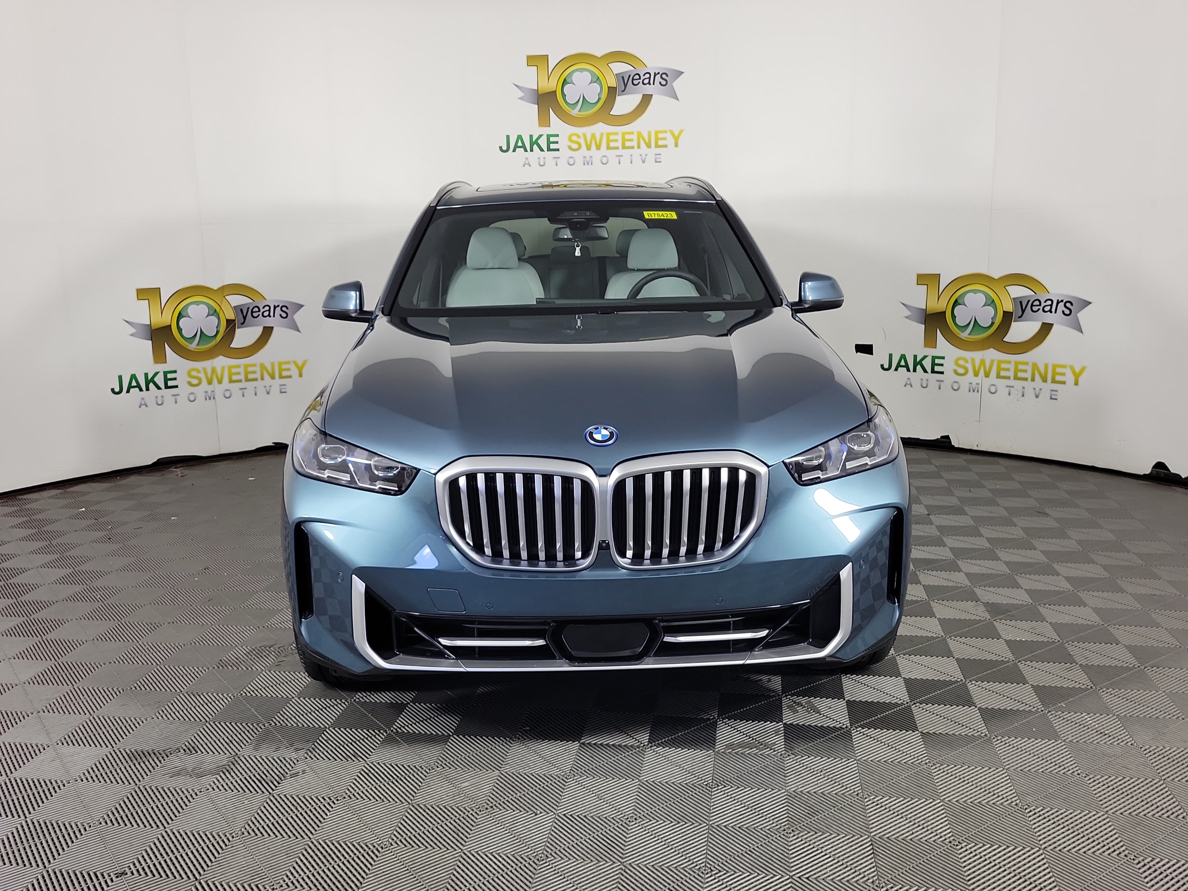 Certified 2024 BMW X5 xDrive50e w/ Executive Package AWD/4WD image 2