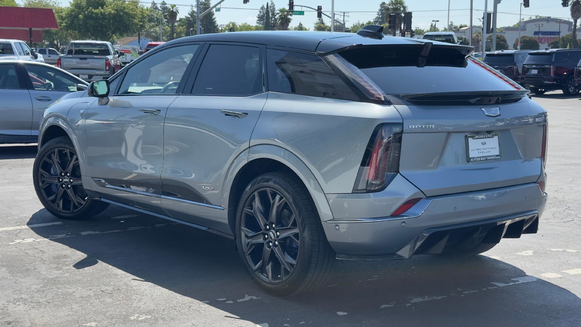 New 2026 Cadillac Optiq V AWD/4WD image 6