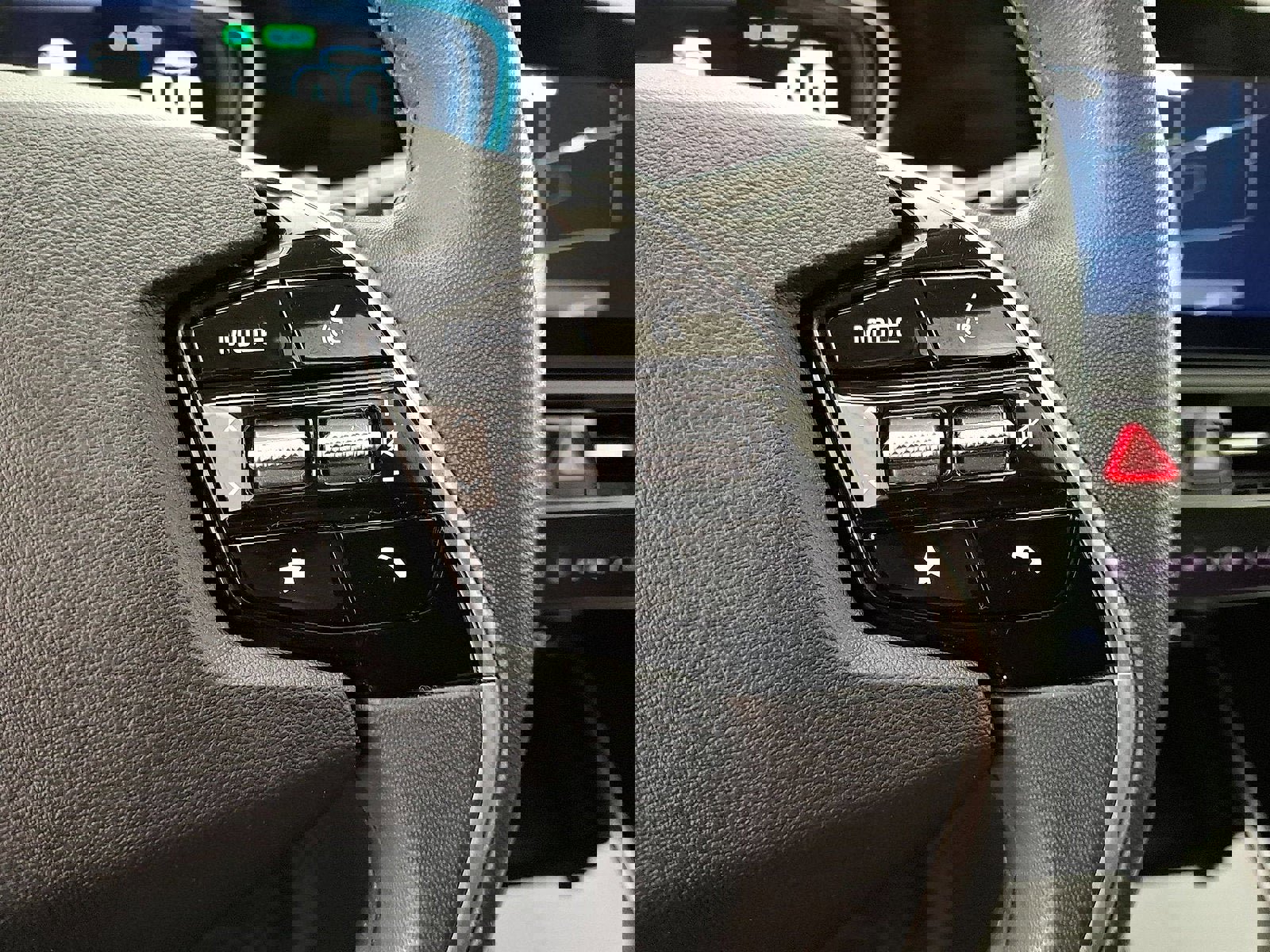 Used 2023 Kia Niro SX Touring image 18