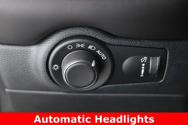 Used 2025 Dodge Durango GT w/ Blacktop Package AWD/4WD image 19