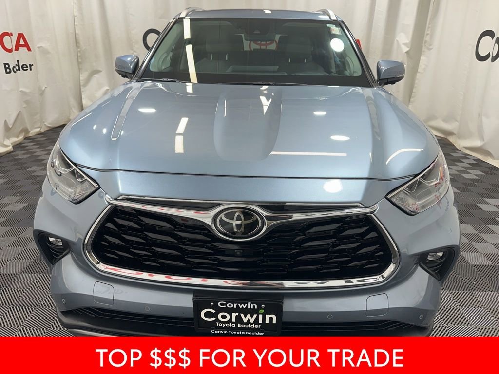 Used 2024 Toyota Highlander Platinum image 2