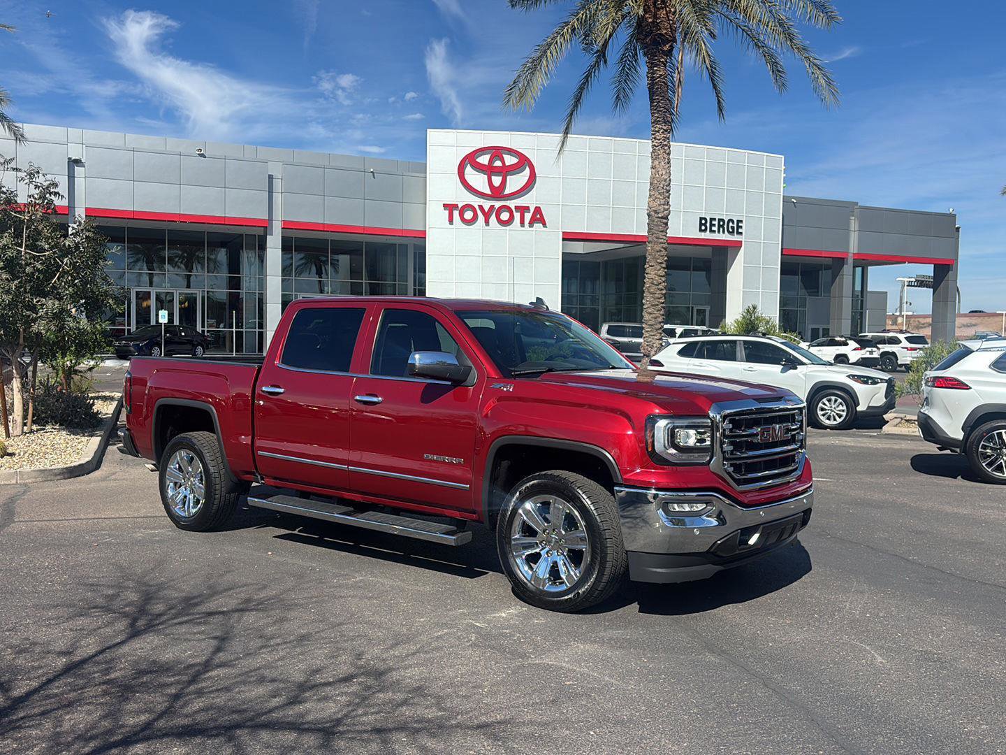 Used 2018 GMC Sierra 1500 SLT image 1