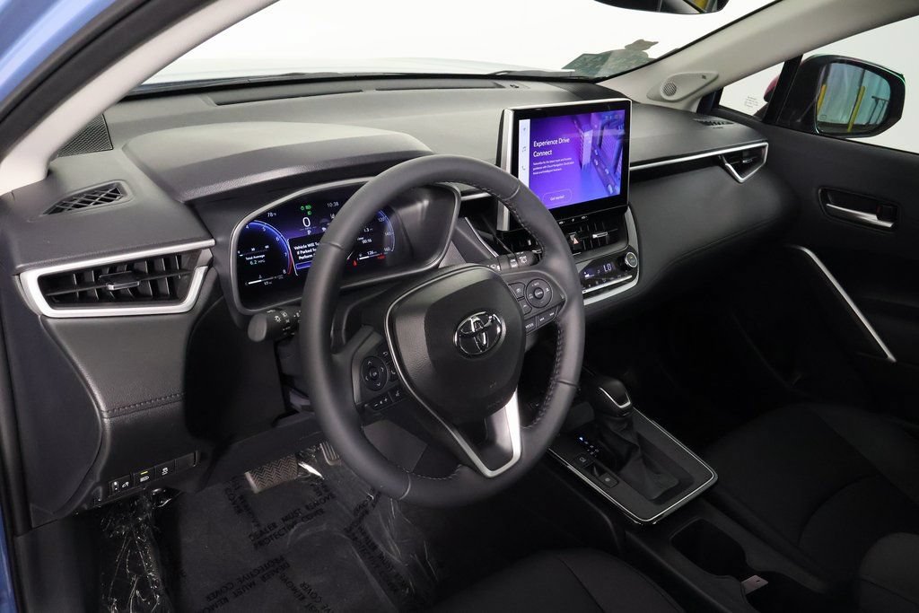 Used 2026 Toyota Corolla Cross XLE w/ Convenience Package FWD image 7