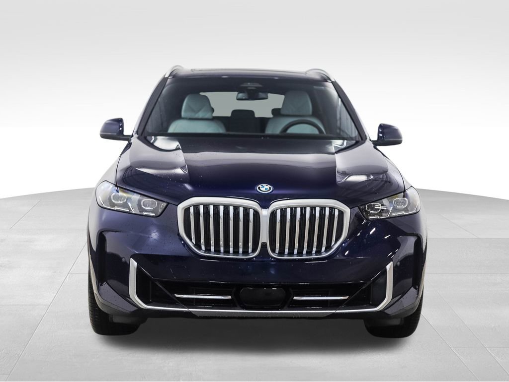 New 2026 BMW X5 xDrive50e w/ Climate Comfort Package image 8