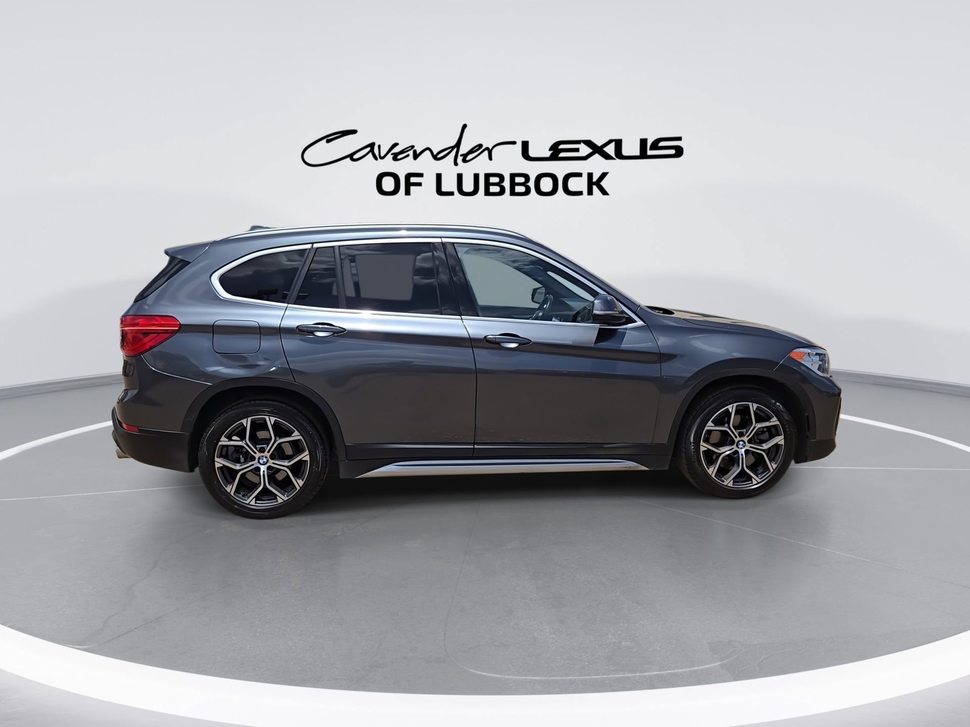 Used 2022 BMW X1 xDrive28i AWD/4WD image 9