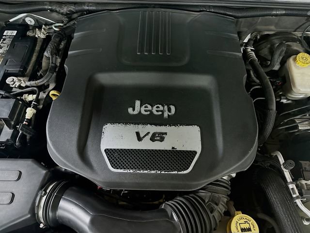 Used 2014 Jeep Wrangler Unlimited Sahara image 27