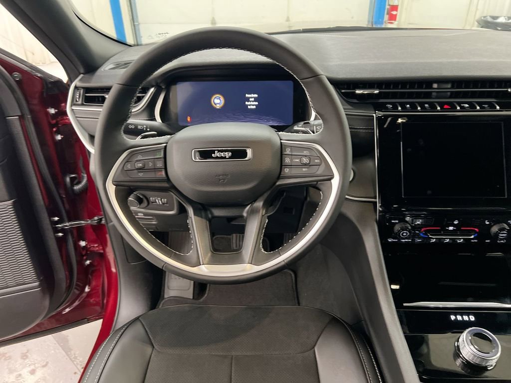 New 2025 Jeep Grand Cherokee L Laredo image 19