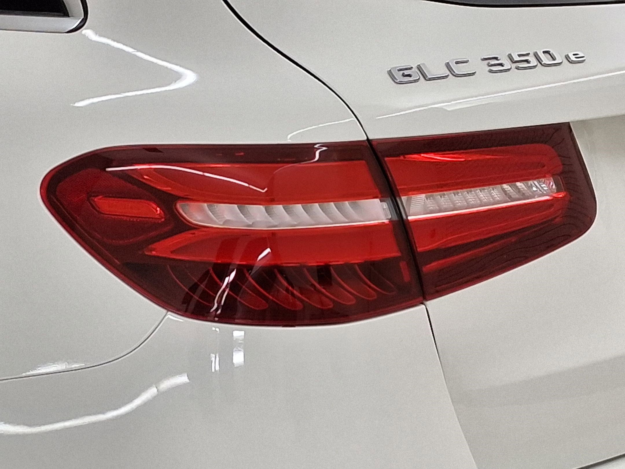Used 2019 Mercedes-Benz GLC 350e 4MATIC image 11