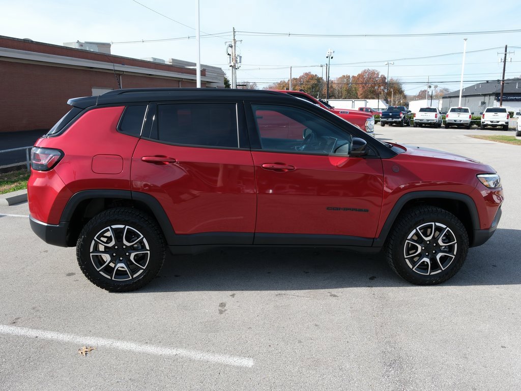 Used 2024 Jeep Compass Trailhawk w/ Trailhawk Elite Group image 2