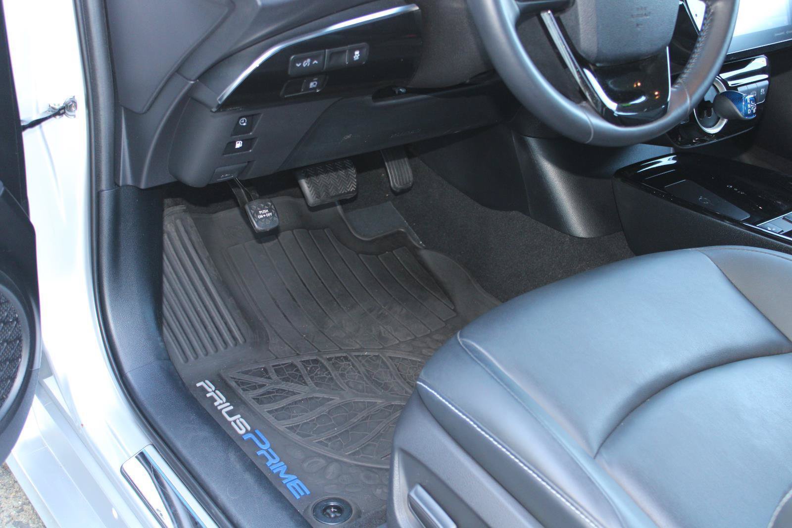 Used 2020 Toyota Prius Prime XLE FWD image 46