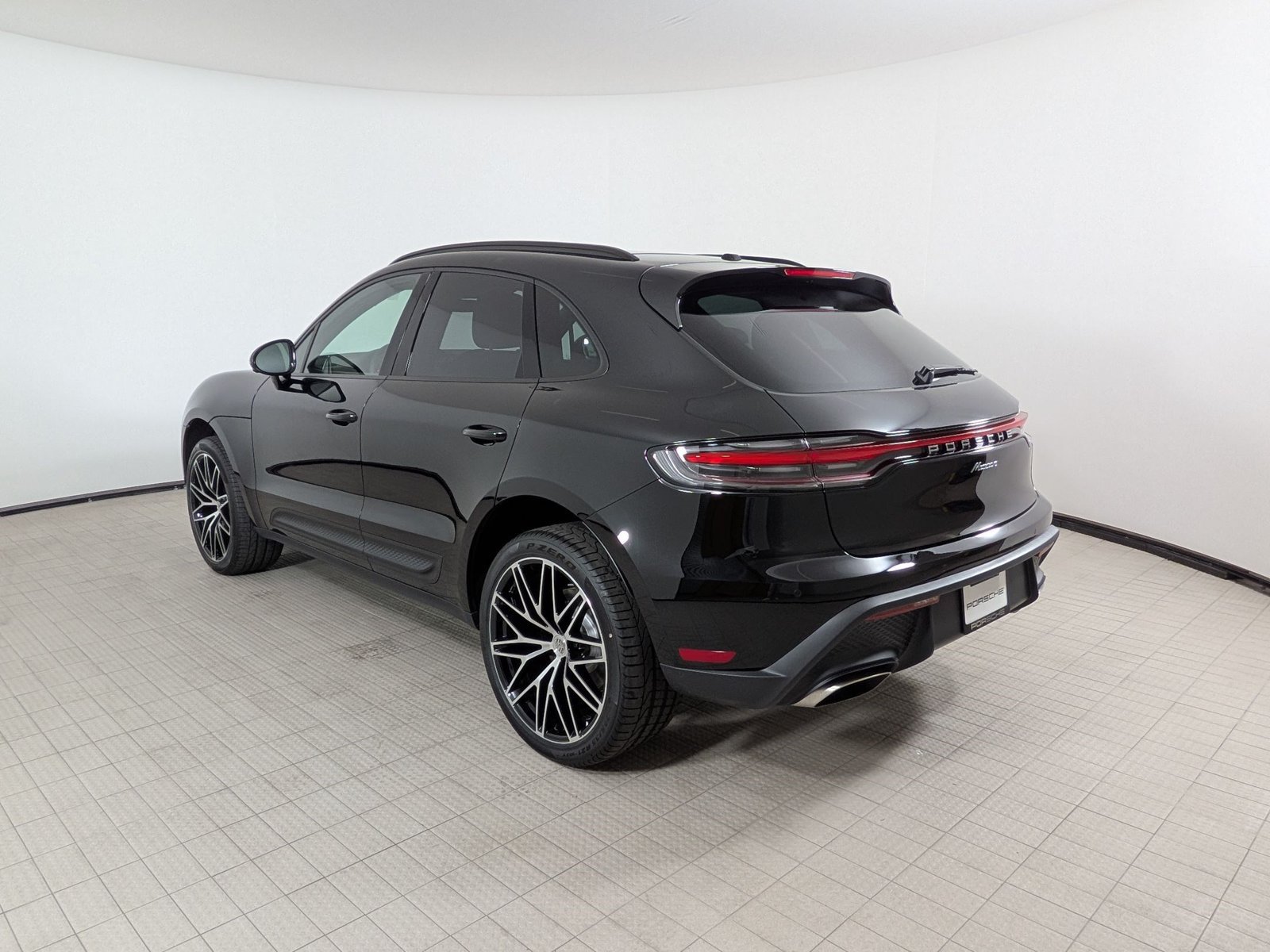 New 2026 Porsche Macan AWD/4WD image 3