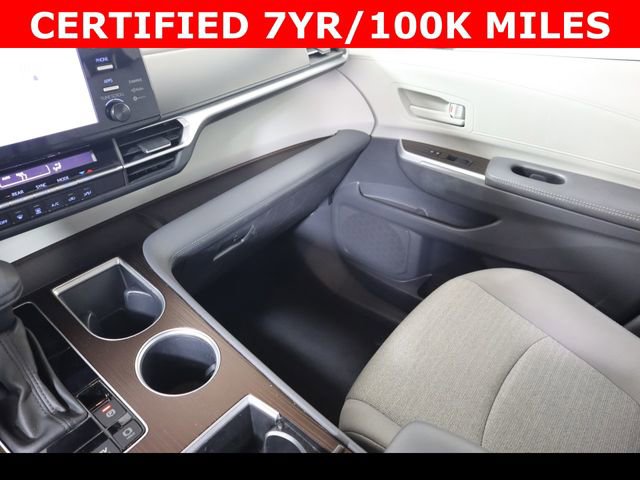 Used 2024 Toyota Sienna LE image 15