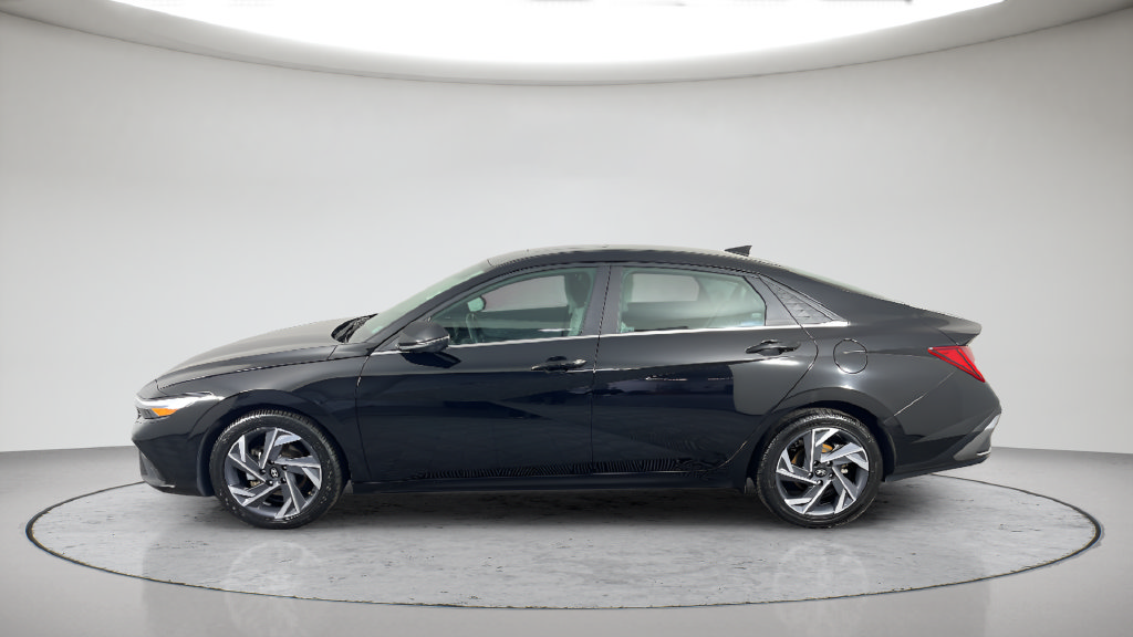 Used 2024 Hyundai Elantra Limited FWD image 3