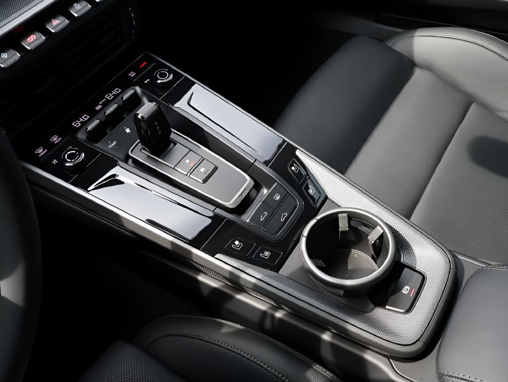 Certified 2025 Porsche 911 Carrera RWD image 22