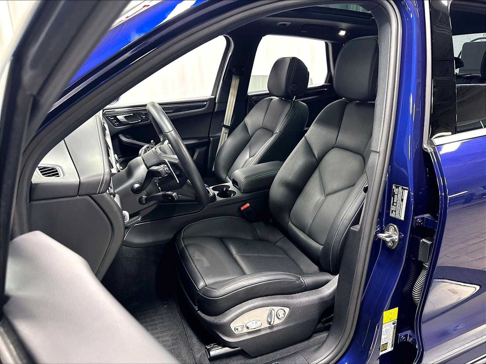 Used 2026 Porsche Macan AWD/4WD image 7