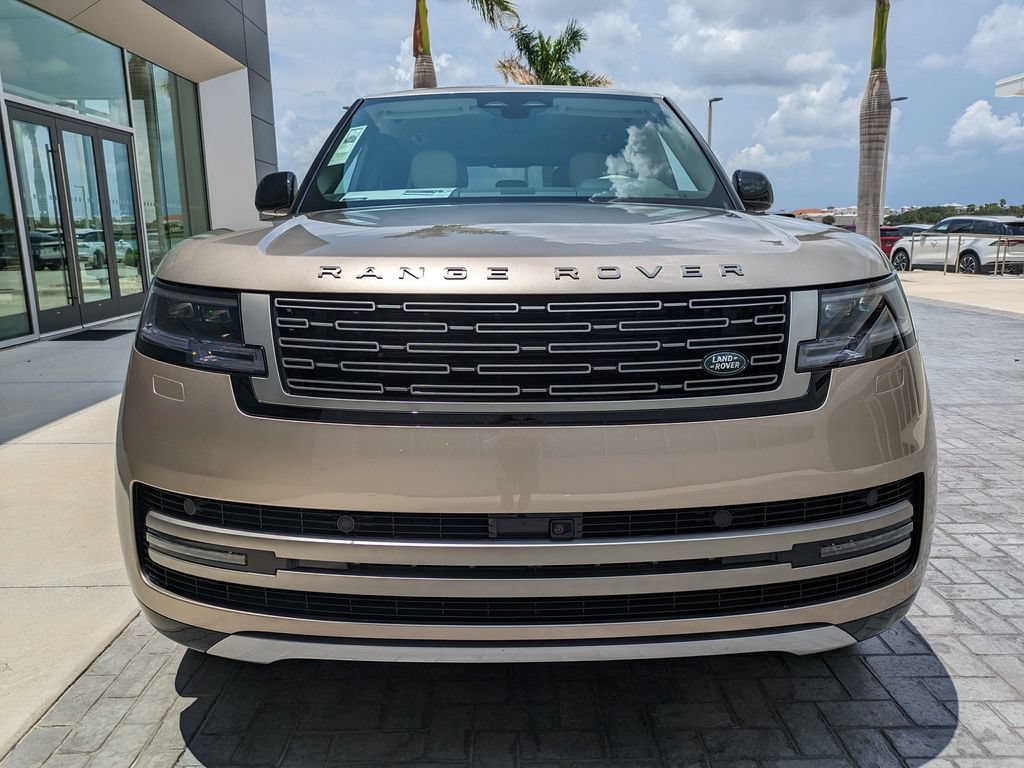 New 2026 Land Rover Range Rover Long Wheelbase SE AWD/4WD image 3