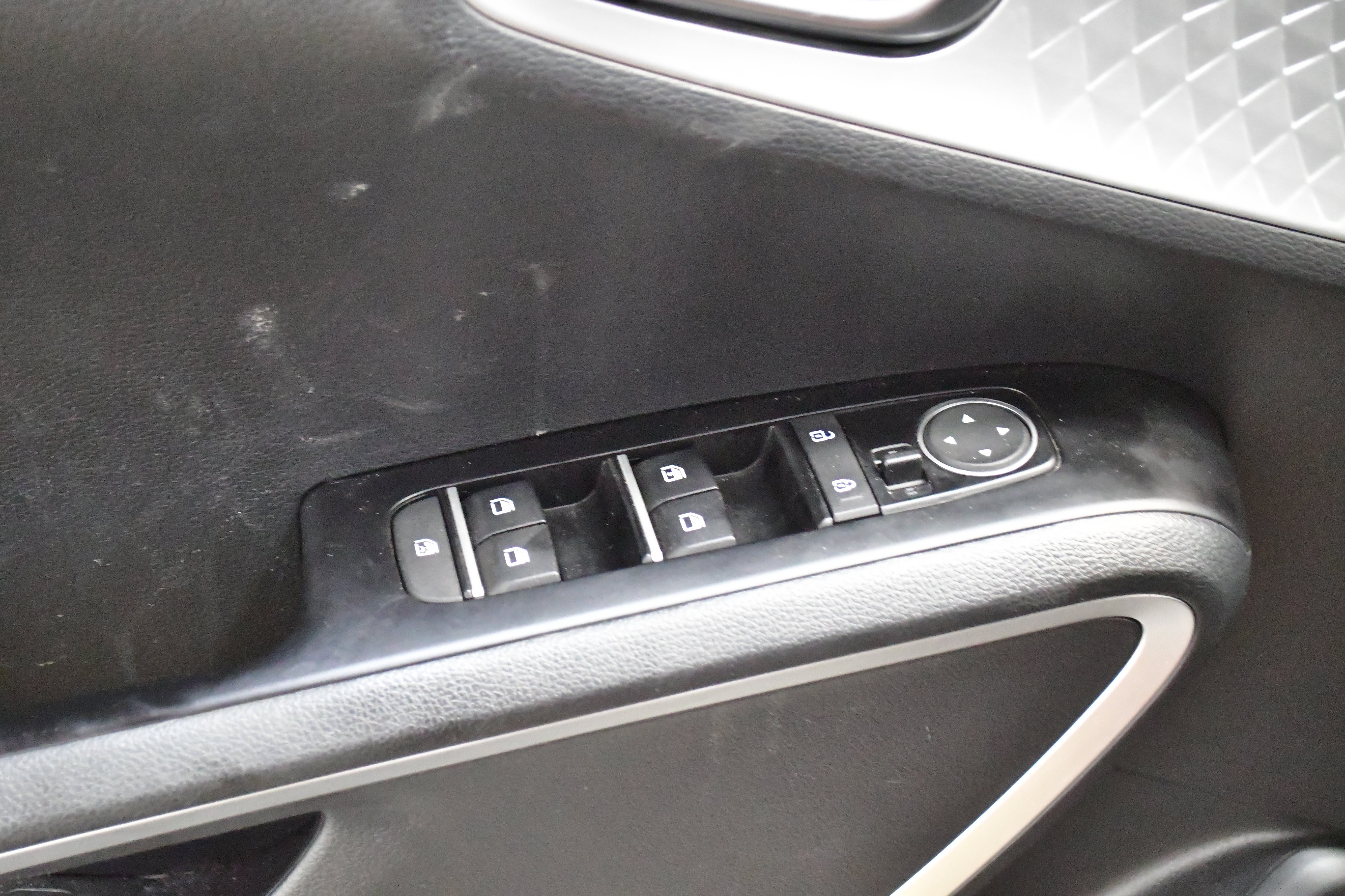 Used 2025 Kia Soul LX w/ LX Technology Package FWD image 15
