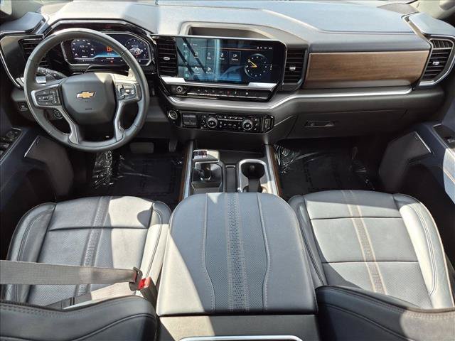 Used 2024 Chevrolet Silverado 1500 High Country w/ High Country Premium Package AWD/4WD image 18