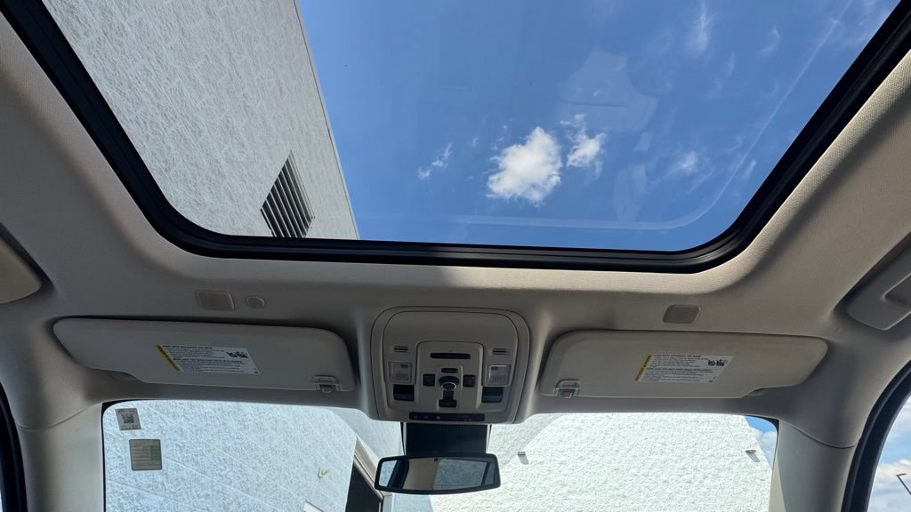 Used 2023 GMC Yukon Denali w/ Max Trailering Package AWD/4WD image 16