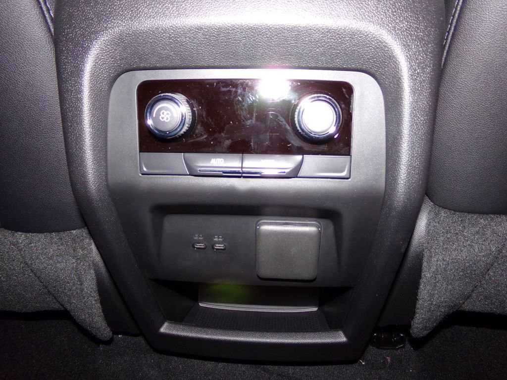 New 2026 Chevrolet Traverse Z71 w/ Enhanced Driving Package image 12